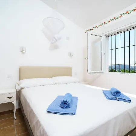 Holiday Casita Ellena